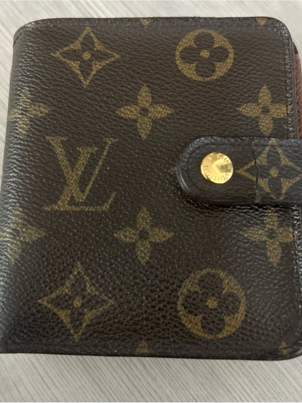 Louis Vuitton Classic Compact Zippe Wallet